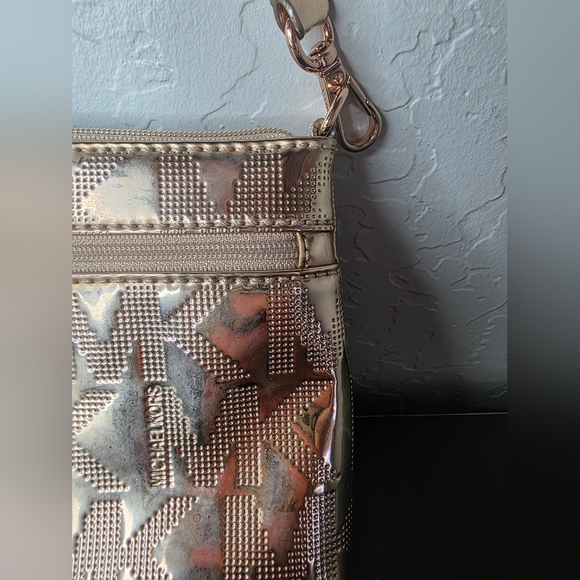 Michael Kors Jet Set Gold Clutch Wristlet Sleek Design - Picture 4 of 9